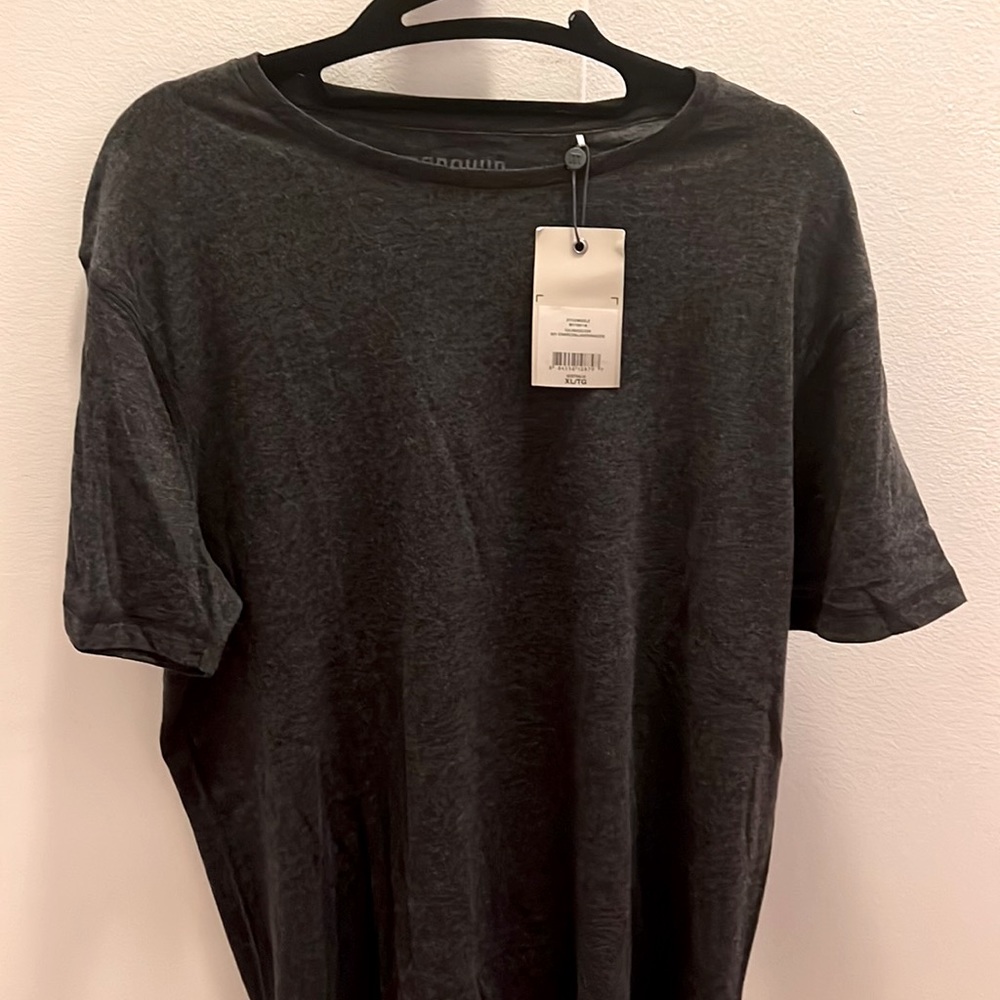 NWT Manguun grey short sleeved t-shirt. 60% cotton, 40% polyester